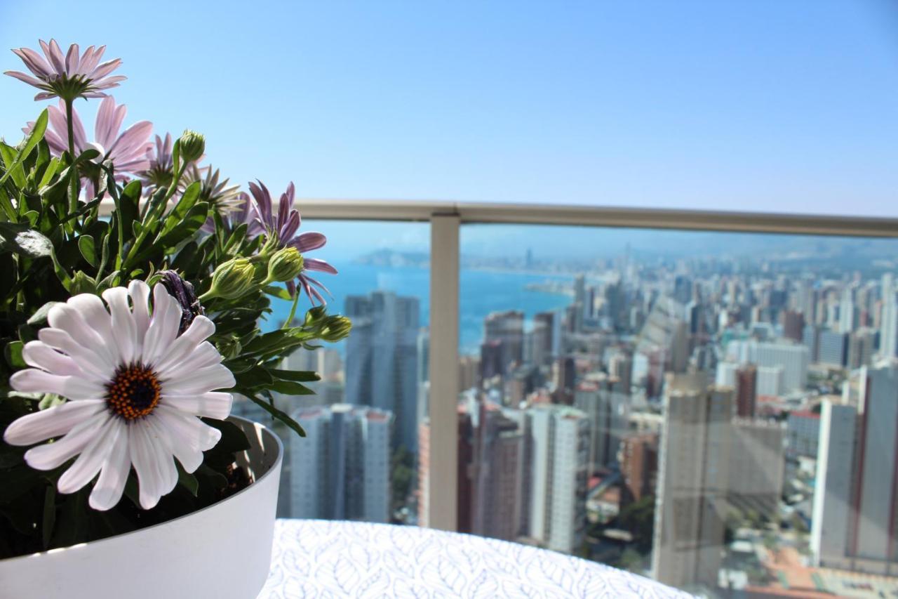 Skyline 20 Apartamento De Lujo Con Terraza Privada Y Vistas Al Mar Benidorm Dış mekan fotoğraf